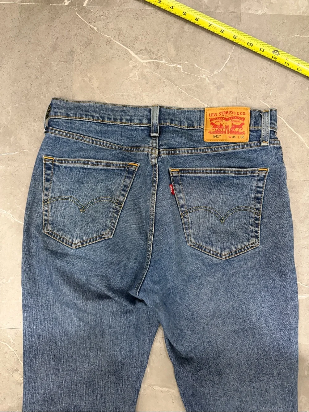 Levi's Men's 541 Blue Medium Wash Athletic Tapered 5-Pocket Jeans - 31 X 30